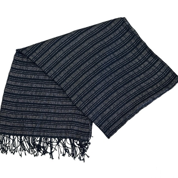 Calvin Klein | Classic Navy & Silver Scarf / Shawl / Wrap - Picture 7 of 16
